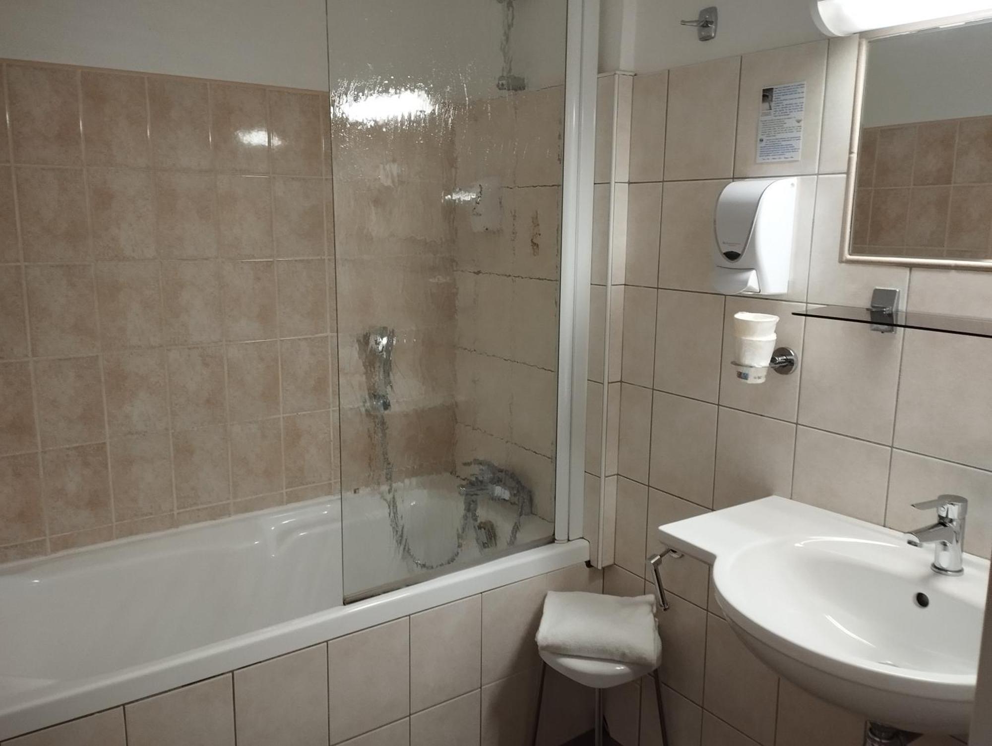 Hotel De Provence 2*